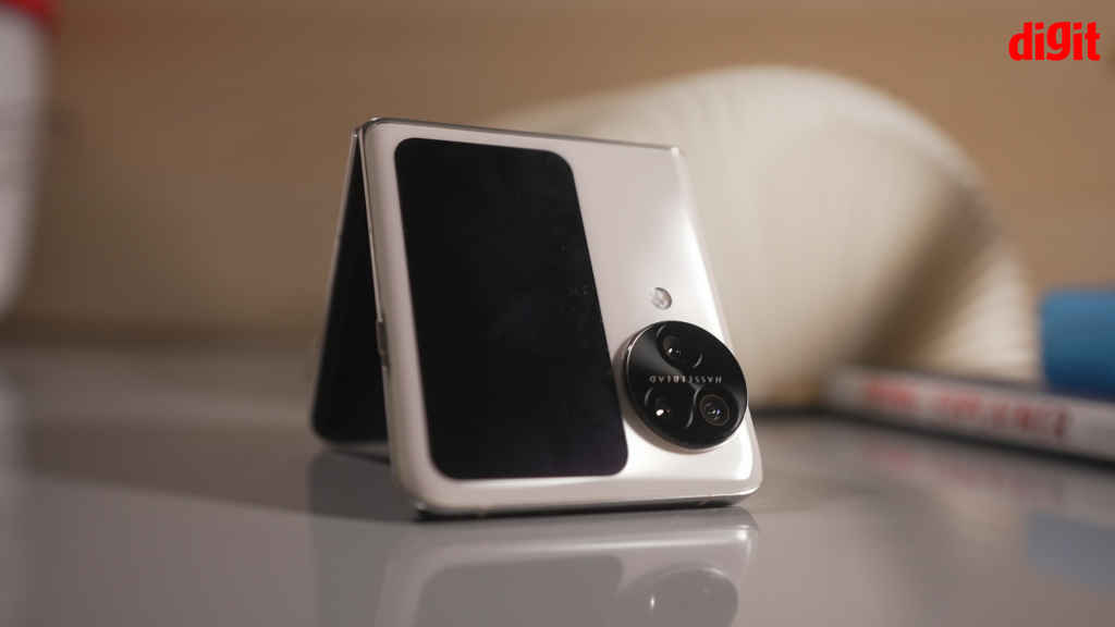 OPPO Find N3 Flip phone folded