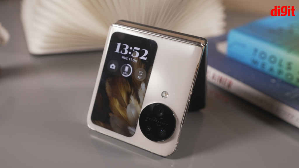 OPPO Find N3 Flip Review Secondary Screen