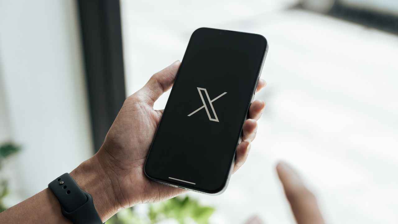 Govt asks X to ban more than 8000 accounts over legal violations